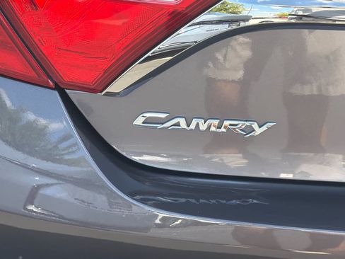 Used 2015 Toyota Camry SE FWD image 29