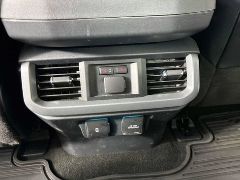Used 2022 Ford F150 Lariat w/ Equipment Group 502A High AWD/4WD image 25