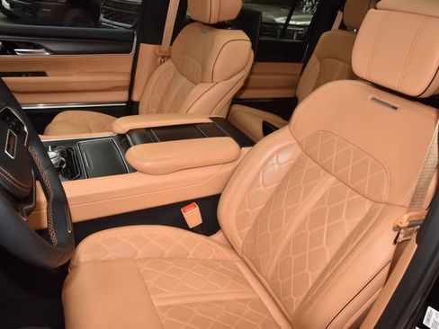 Used 2024 Jeep Grand Wagoneer Series III w/ Rear Seat Video Group 1 AWD/4WD image 35