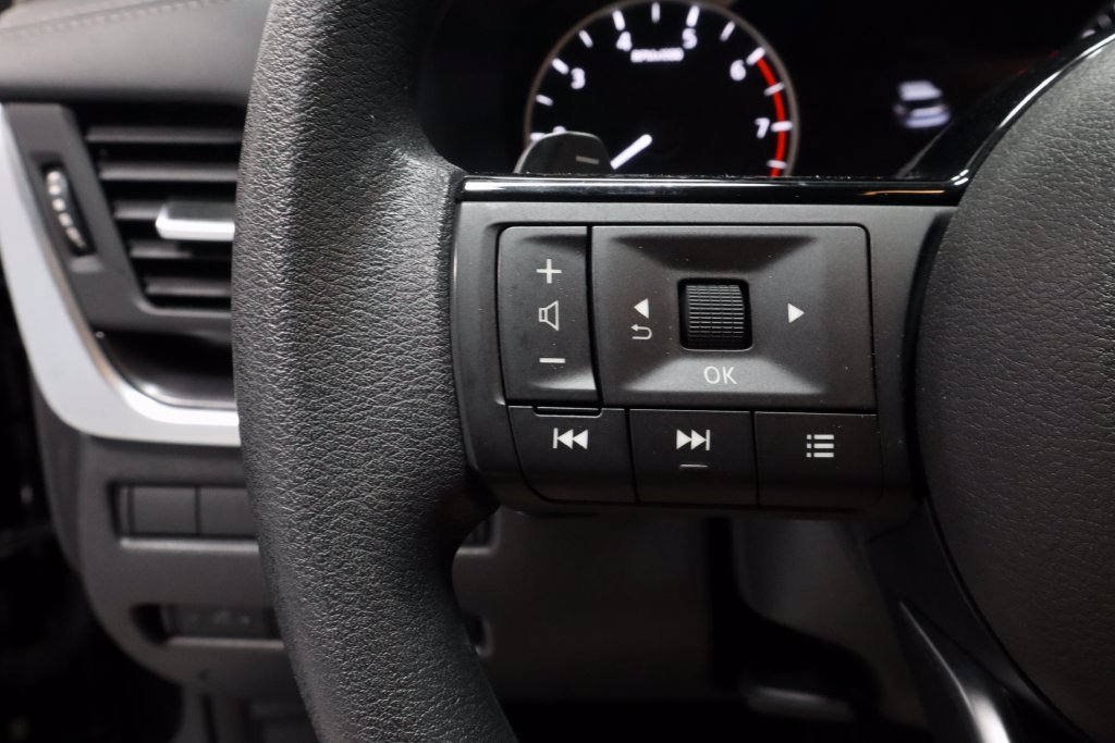 Used 2023 Nissan Rogue SV AWD/4WD image 26