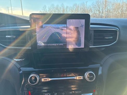 Used 2023 Ford Explorer ST-Line w/ Class IV Trailer Tow Package image 21