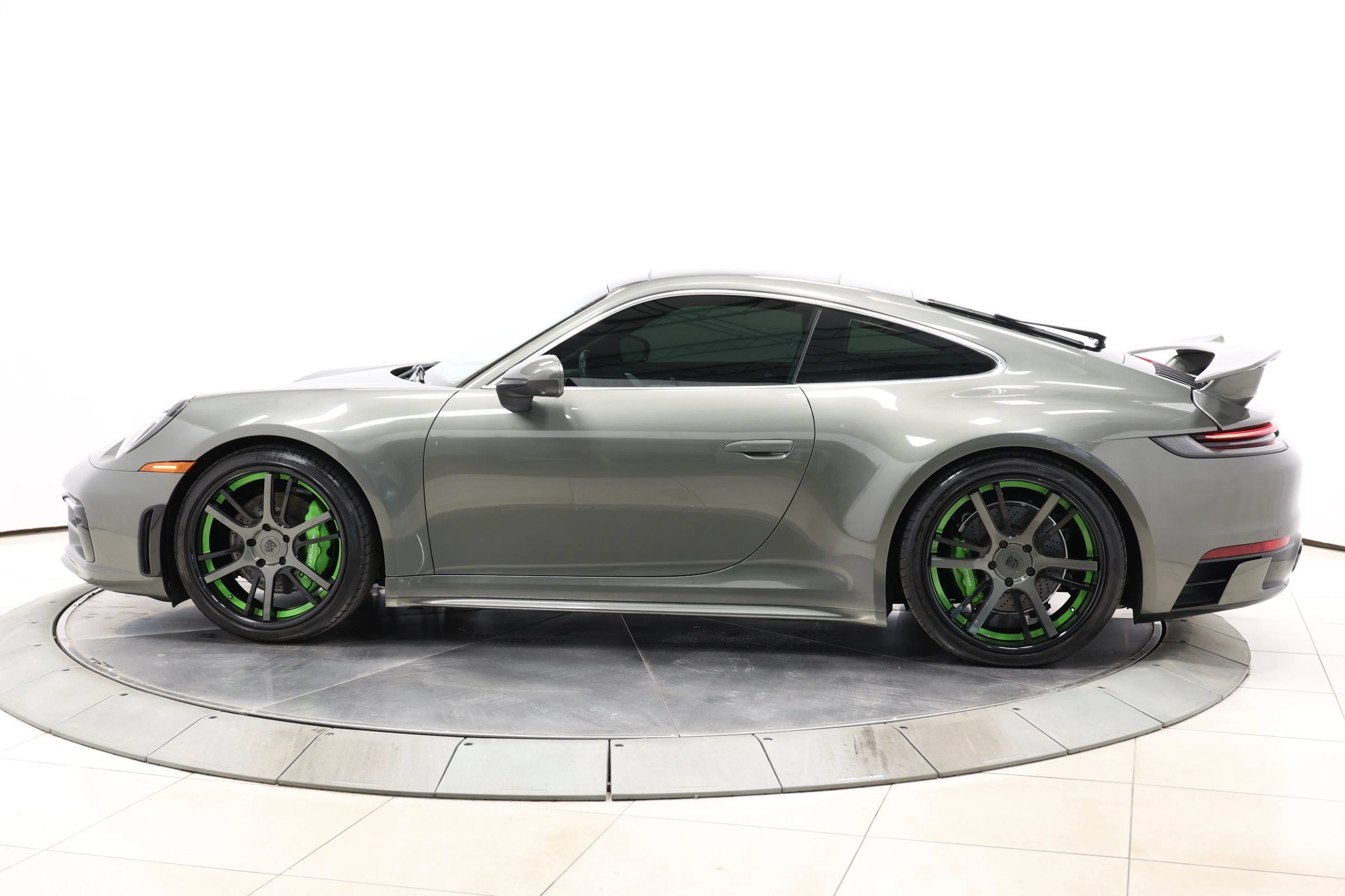 Used 2020 Porsche 911 Carrera 4S AWD/4WD image 10