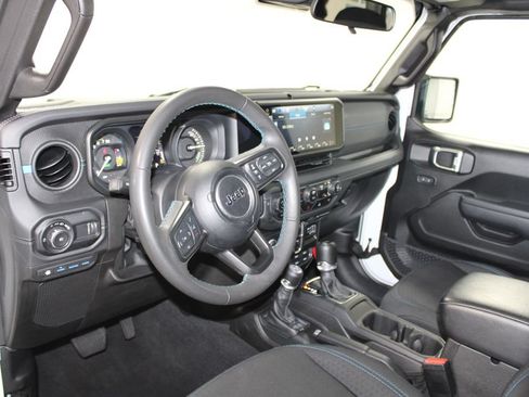 Used 2024 Jeep Wrangler Unlimited Rubicon 4xe AWD/4WD image 26