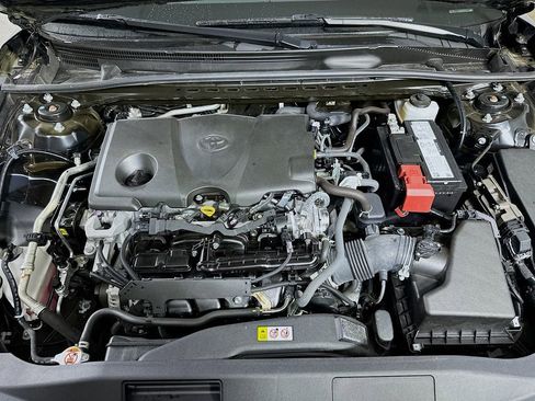 Used 2023 Toyota Camry XSE FWD image 9