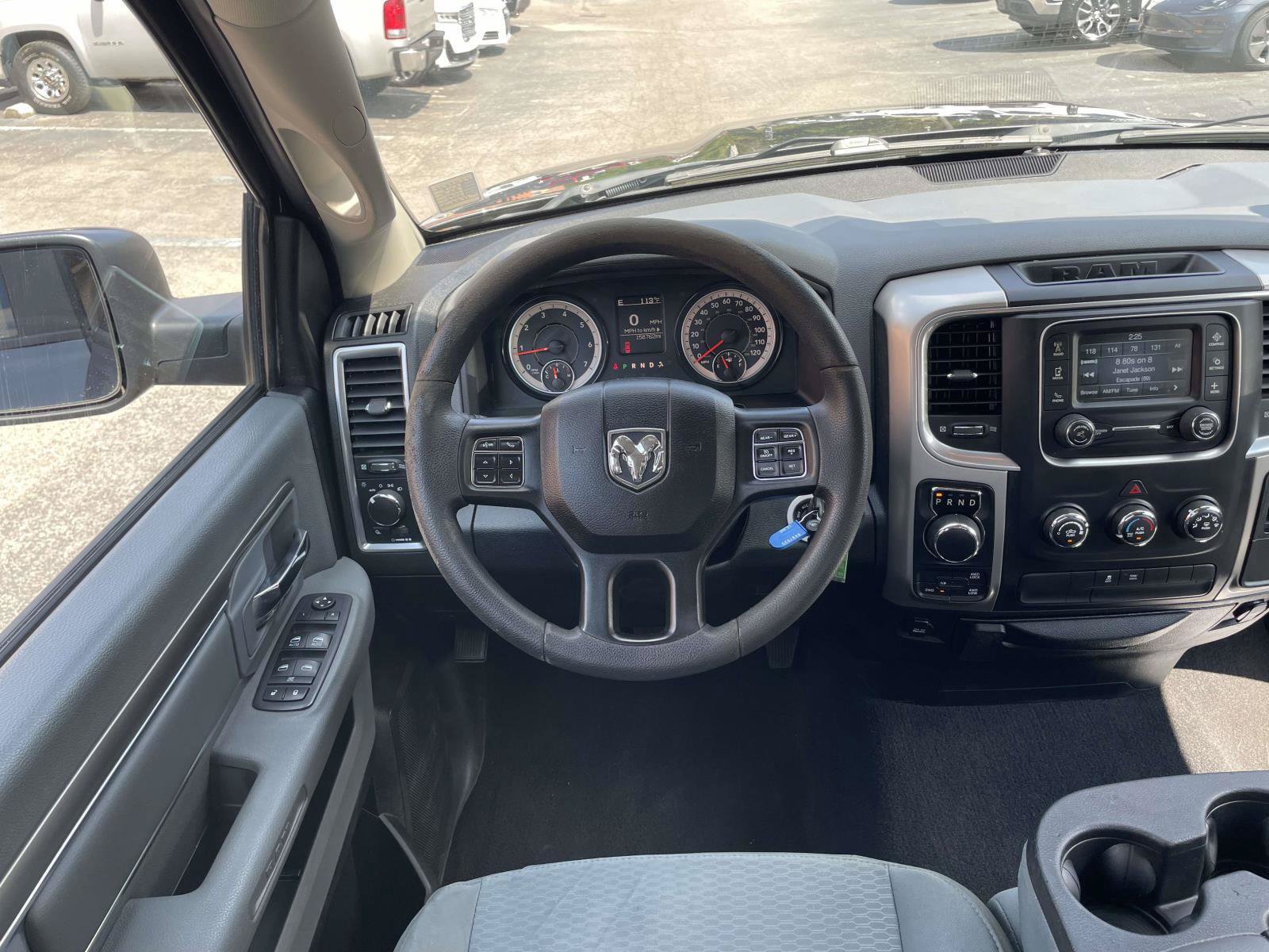 Used 2018 RAM 1500 Classic SLT AWD/4WD image 2