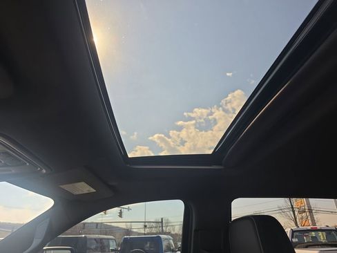 Used 2024 GMC Sierra 2500 Denali w/ Denali Reserve Package image 30