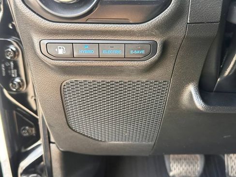 Used 2023 Jeep Wrangler Unlimited Sahara w/ Cold Weather Group AWD/4WD image 19