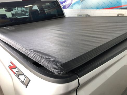 Used 2018 Chevrolet Silverado 1500 LT w/ All Star Edition AWD/4WD image 8