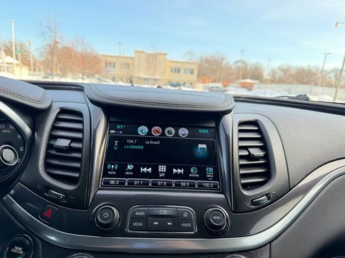 Used 2020 Chevrolet Impala LT w/ LT Convenience Package image 12