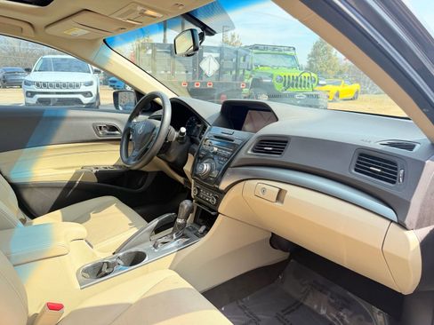 Used 2013 Acura ILX w/ Technology Package image 19