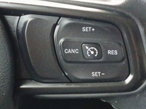 Used 2021 Jeep Wrangler Willys image 25