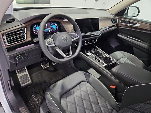 New 2026 Volkswagen Atlas SEL Premium R-Line AWD/4WD image 13
