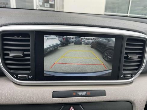 Used 2022 Kia Sportage LX image 22