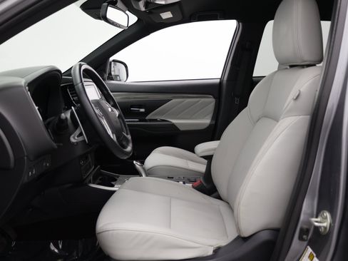 Used 2022 Mitsubishi Outlander LE AWD/4WD image 19