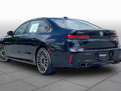 Used 2026 BMW 760i xDrive w/ Executive Package AWD/4WD image 12