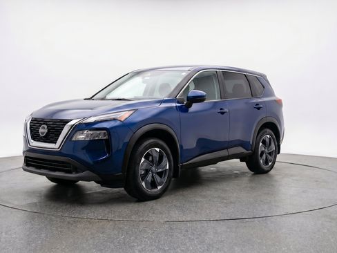 Used 2025 Nissan Rogue SV AWD/4WD image 3