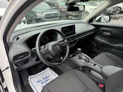 Used 2026 Honda HR-V LX image 3