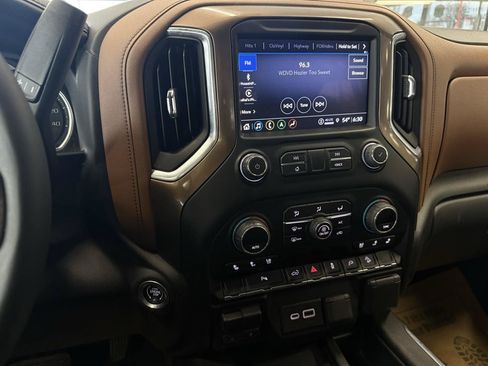 Used 2022 Chevrolet Silverado 2500 High Country AWD/4WD image 52