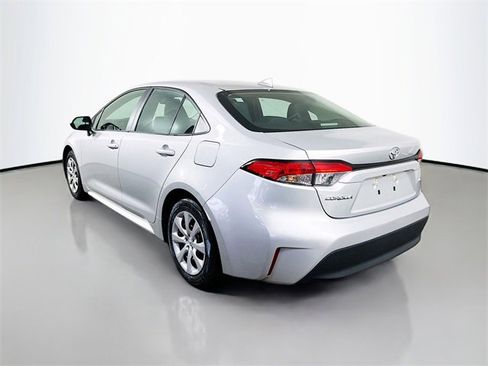 Used 2024 Toyota Corolla LE image 7