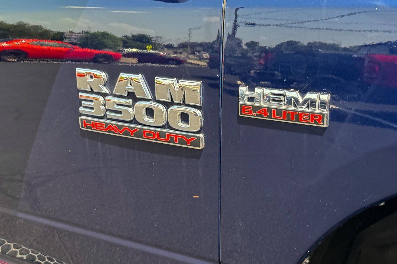 Used 2017 RAM 3500 Tradesman w/ Chrome Appearance Group AWD/4WD image 14