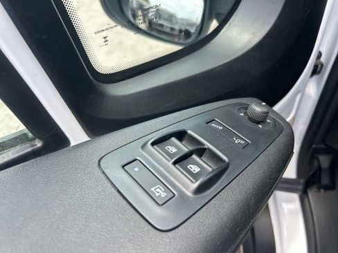 Used 2025 RAM ProMaster 2500 w/ Convenience Group FWD image 29