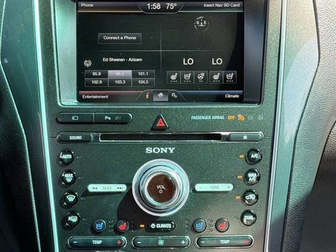 Used 2016 Ford Explorer Limited image 27