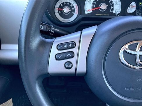 Used 2014 Toyota FJ Cruiser 4WD image 11