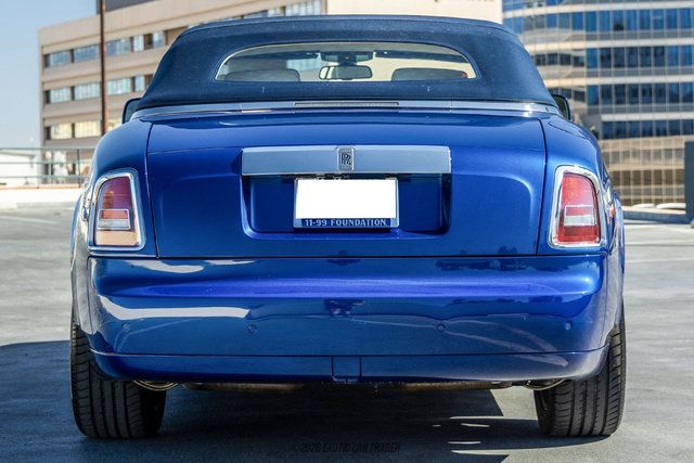 Used 2010 Rolls-Royce Phantom Drophead Coupe RWD image 17