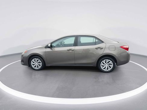 Used 2017 Toyota Corolla LE image 5