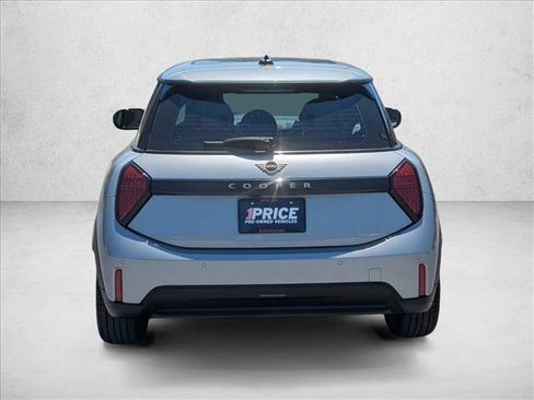 Used 2025 MINI Cooper 2-Door Hardtop FWD image 6