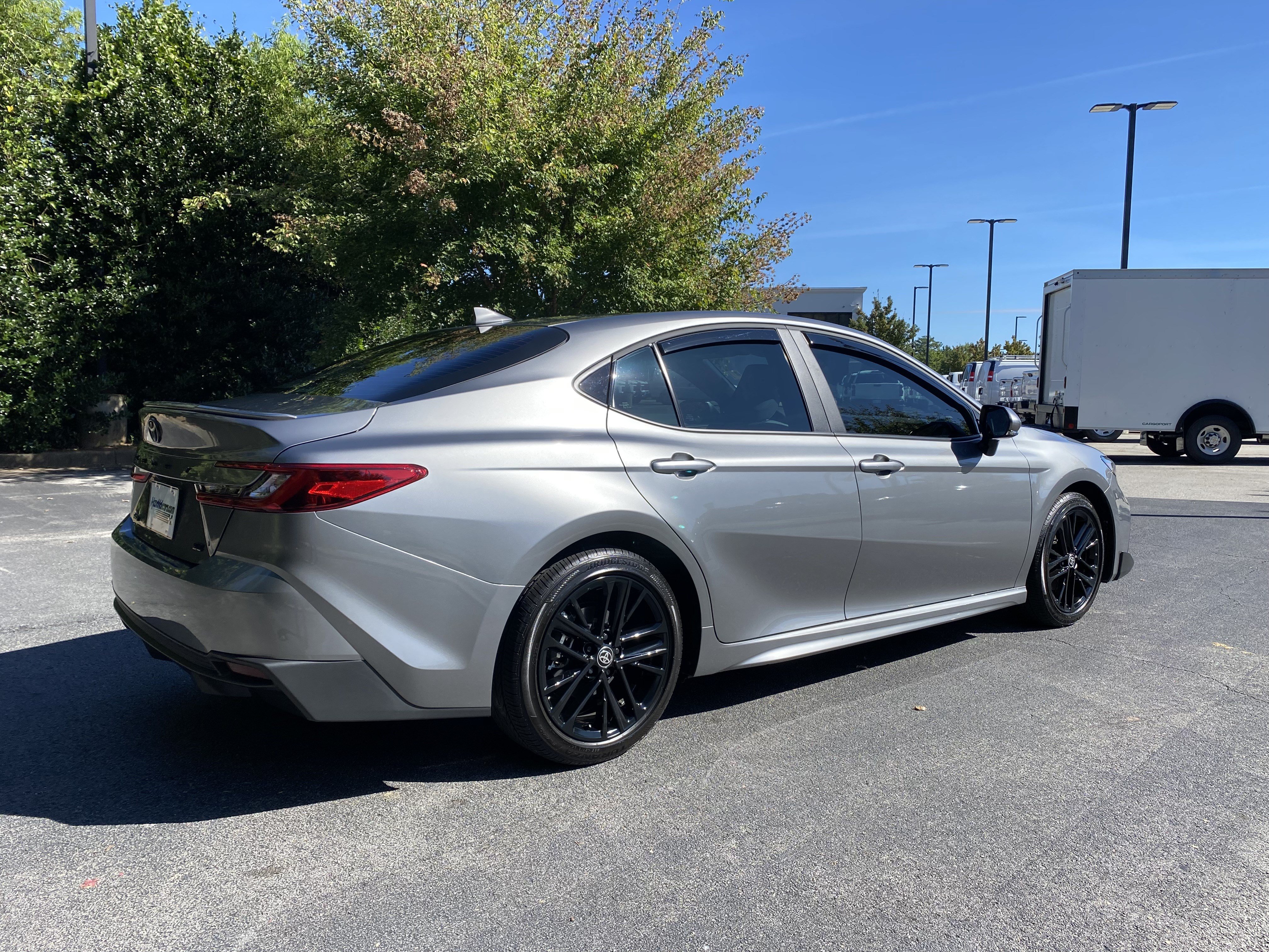 Used 2026 Toyota Camry SE FWD image 9