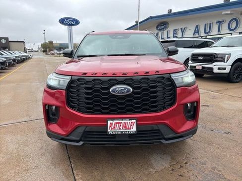 Used 2025 Ford Explorer ST-Line AWD/4WD image 3