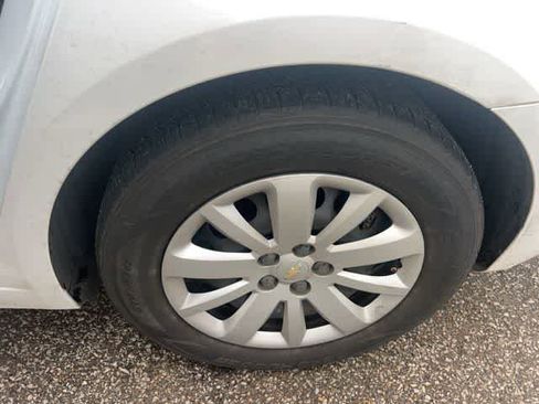 Used 2011 Chevrolet Cruze LS w/ Connectivity Package image 8