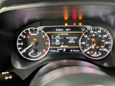 Used 2024 Nissan Rogue SV w/ SV Premium Package image 25