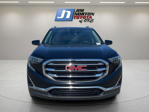 Used 2020 GMC Terrain SLT w/ Preferred Package FWD image 2