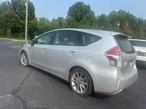Used 2017 Toyota Prius V Five w/ Advanced Technology Package FWD image 5