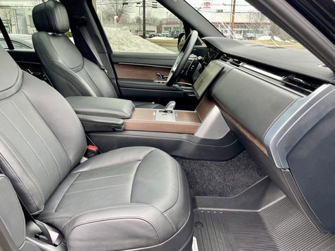 Certified 2025 Land Rover Range Rover SE image 15