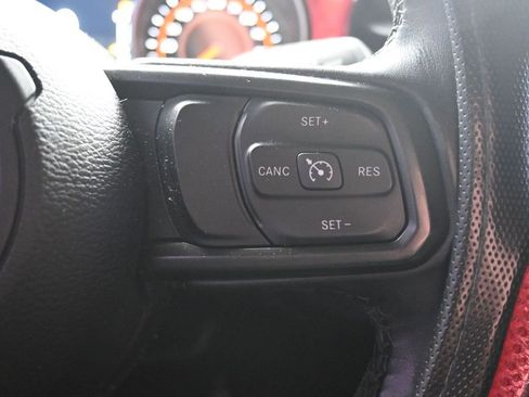 Used 2021 Jeep Gladiator Willys image 15