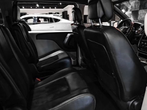 Used 2018 Dodge Grand Caravan SXT FWD image 31