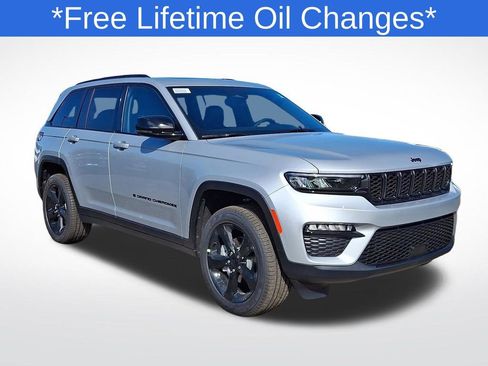 New 2025 Jeep Grand Cherokee Limited w/ Black Appearance Package AWD/4WD image 1