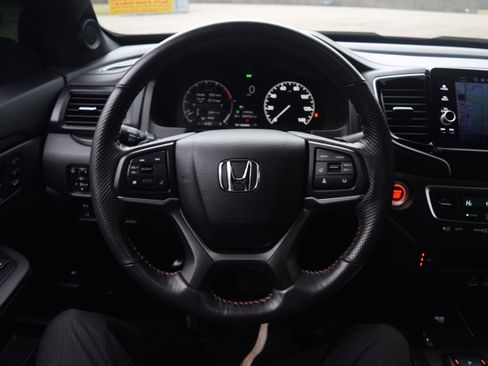 Used 2025 Honda Ridgeline TrailSport image 4