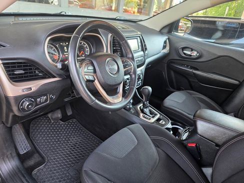 Used 2015 Jeep Cherokee Latitude w/ Comfort/Convenience Group image 10