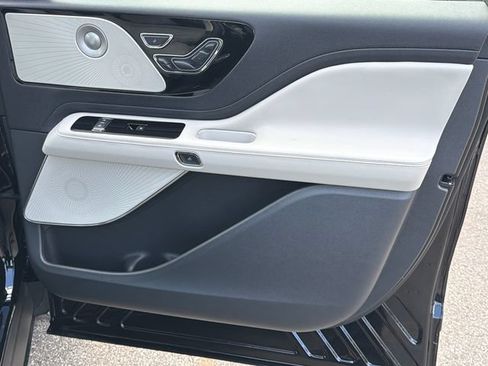 New 2027 Lincoln Aviator Reserve AWD/4WD image 15