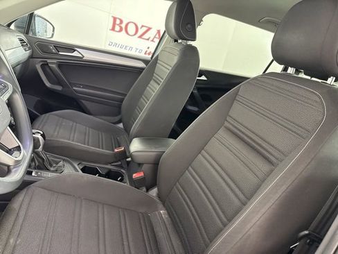 Used 2022 Volkswagen Tiguan S image 11
