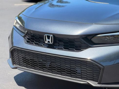 Used 2025 Honda Civic Sport image 10