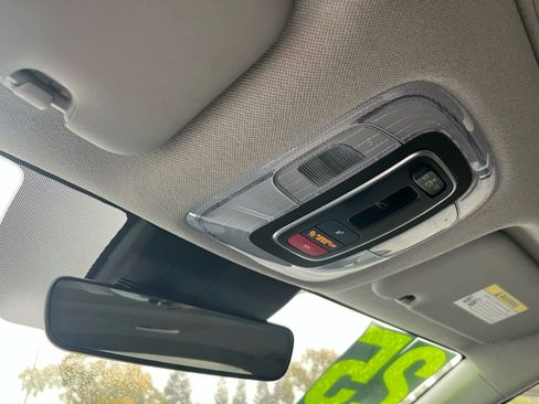 Used 2025 Hyundai Elantra Limited image 26