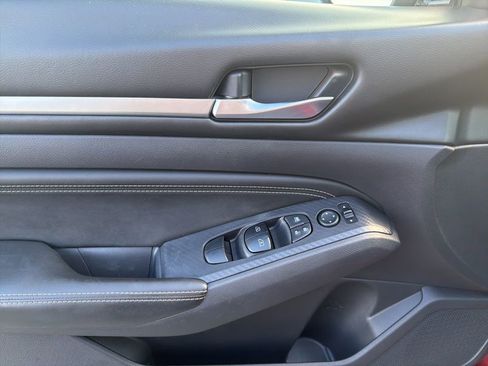 Used 2019 Nissan Altima 2.5 SV image 13