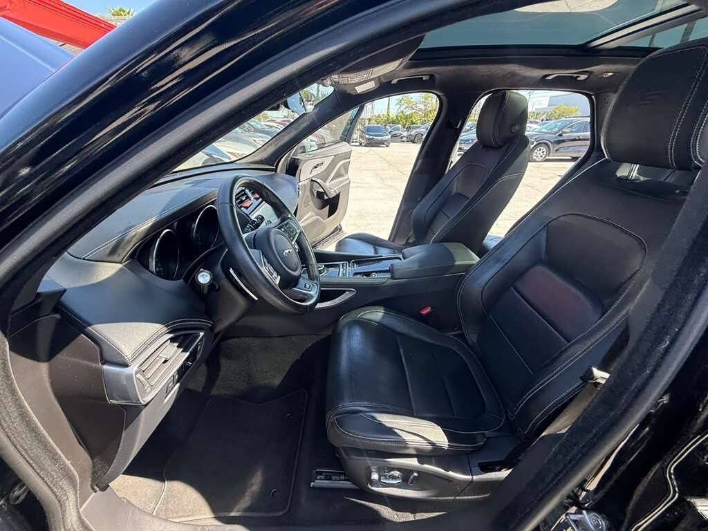 Used 2020 Jaguar F-PACE S AWD/4WD image 17