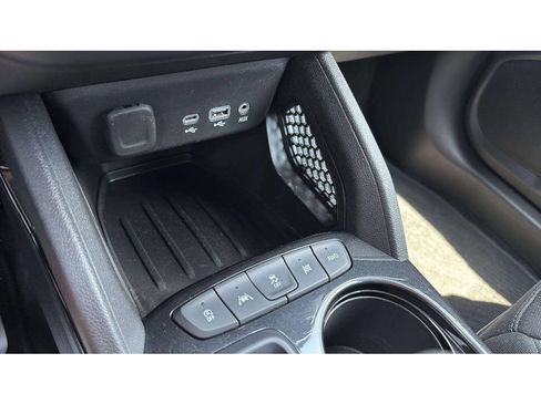 Used 2021 Chevrolet TrailBlazer LS AWD/4WD image 19