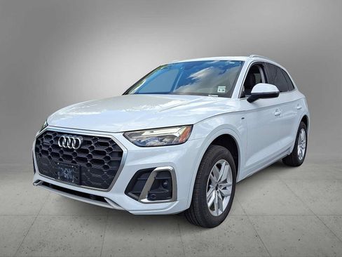Certified 2023 Audi Q5 2.0T Premium w/ Convenience Package AWD/4WD image 1